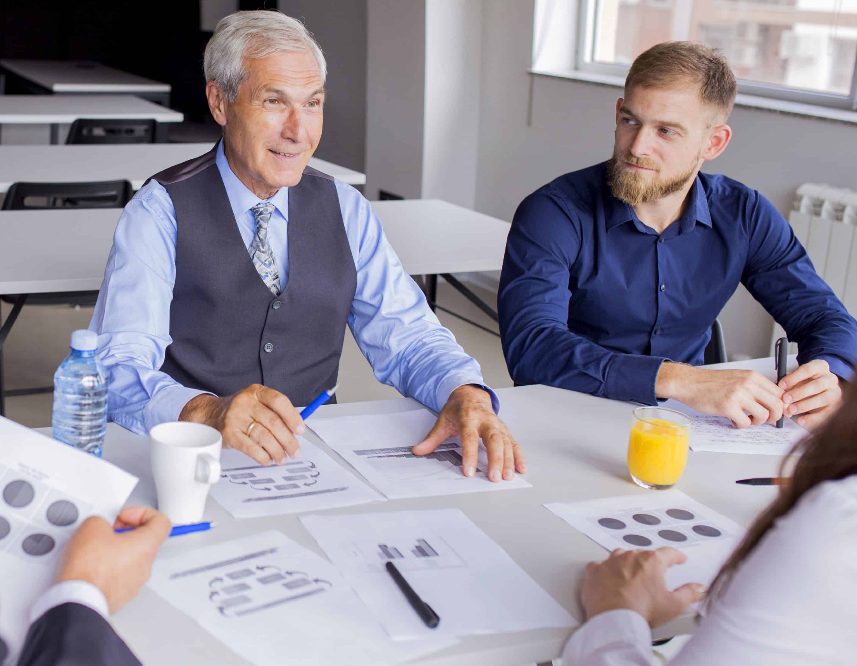 requirement engineering for custom software development of applications